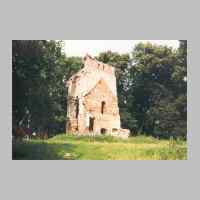 022-1024 Goldbach 1998. Der massive Turm der Goldbacher Kirche laesst den heutigen Besucher die Groesse der alten Kirche noch erahnen..jpg